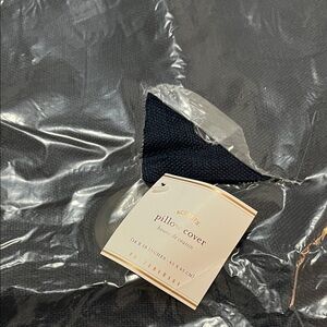 Pottery Barn Button Pillow Cover - navy (2/2)